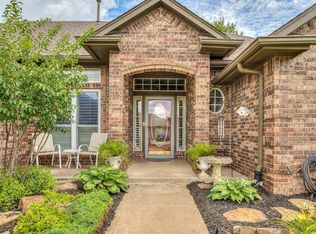 4104 Morning Star Dr, Yukon, OK 73099