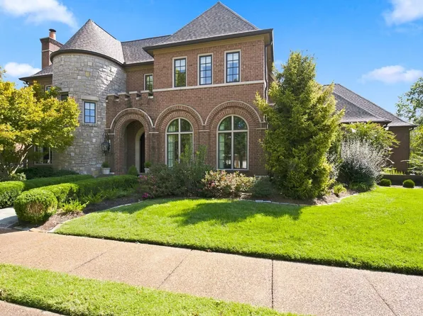 11 Middleton Park Ln, Nashville, TN 37215