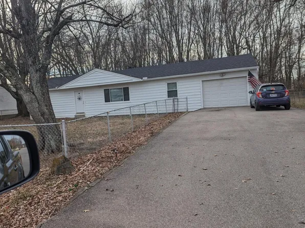 6011 Ring Ln, Milford, OH 45150