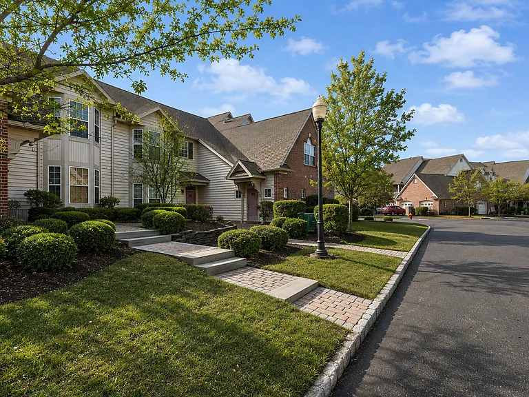 Barclay Square at Princeton Forrestal — Photo 156