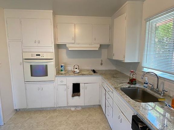 4th image of 3158 Moorpark Ave APT 2