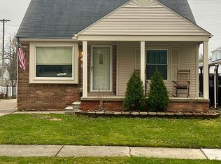 2137 Vinewood St, Wyandotte, MI 48192