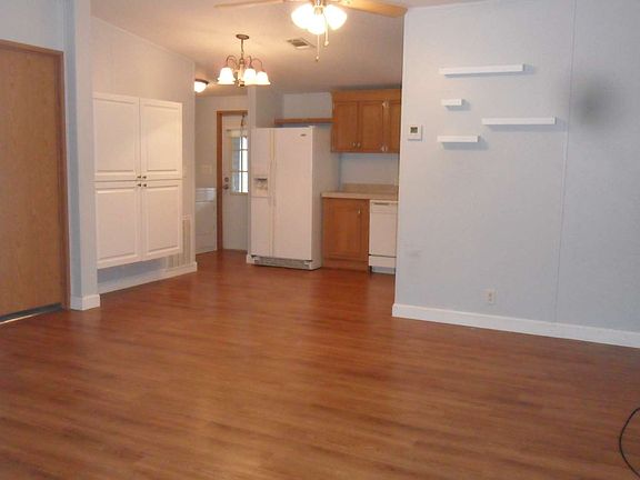 5th image of 179 SE Valerie Ct