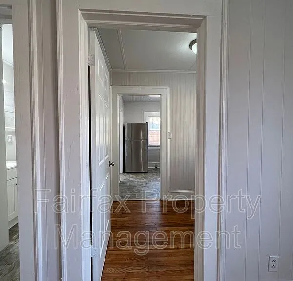 102 W Summit Ave #B — Photo 16