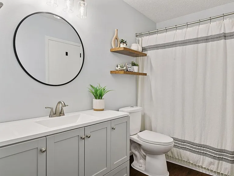 1042 Pontiac Ln #1042 — Photo 6