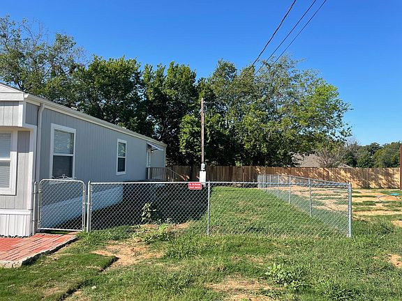 3rd image of 3524 Gerry Dr