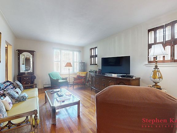 2nd image of 1262 Mace Ave