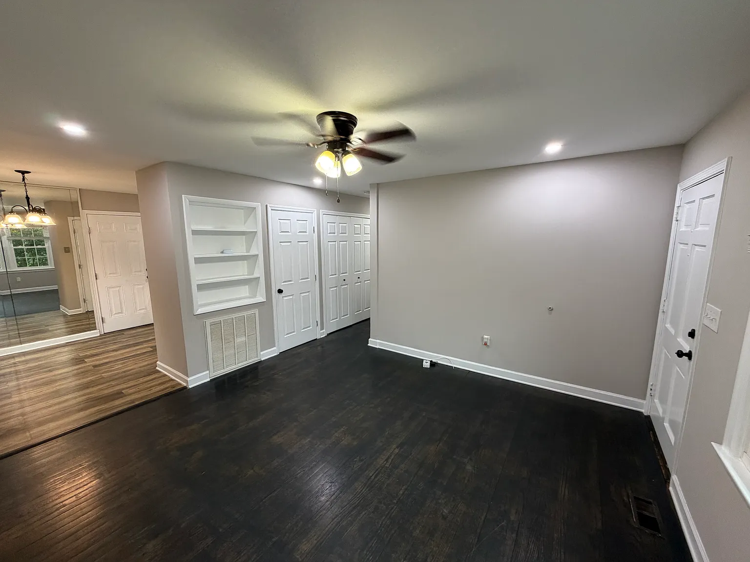 3 bed, 1.5 bath, 930 sqft, $1,900 — Photo 4