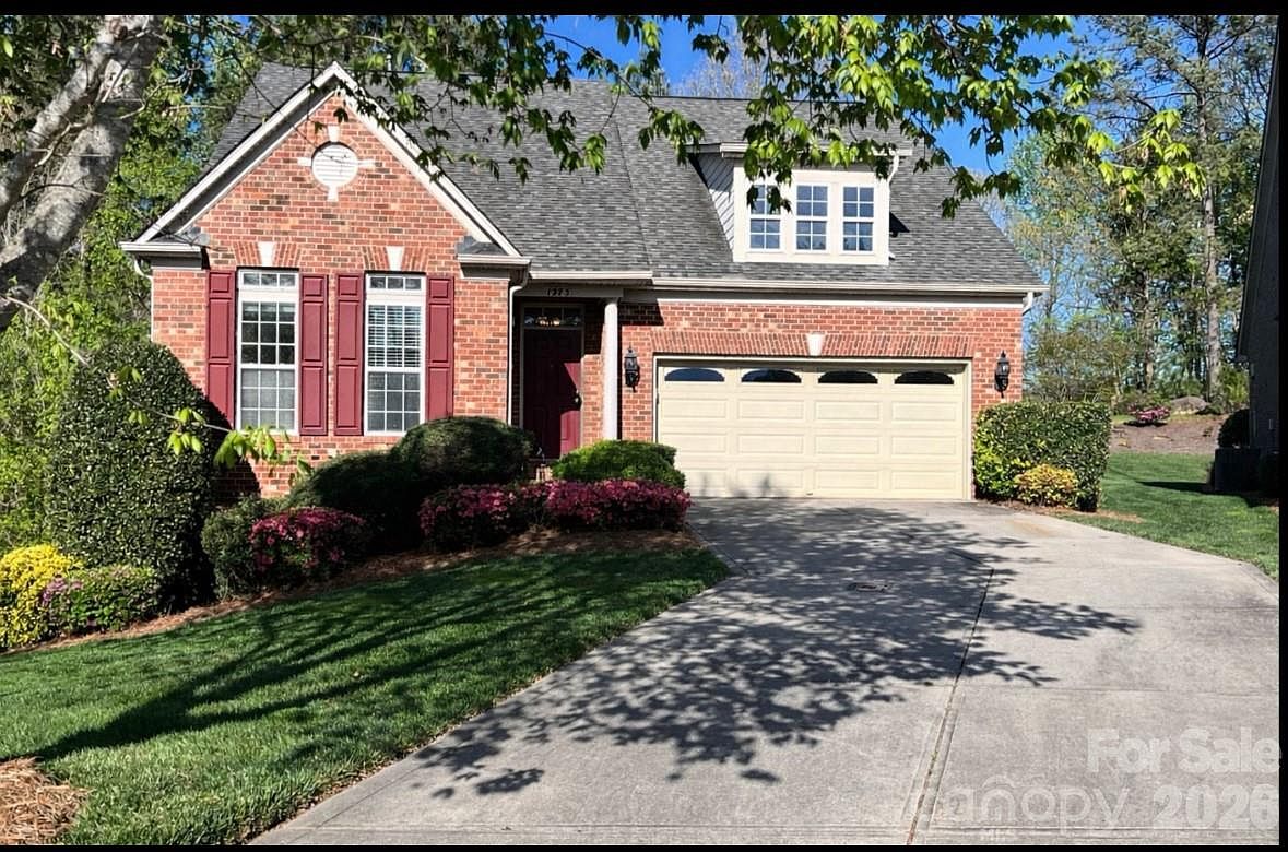1273 Winged Foot Dr