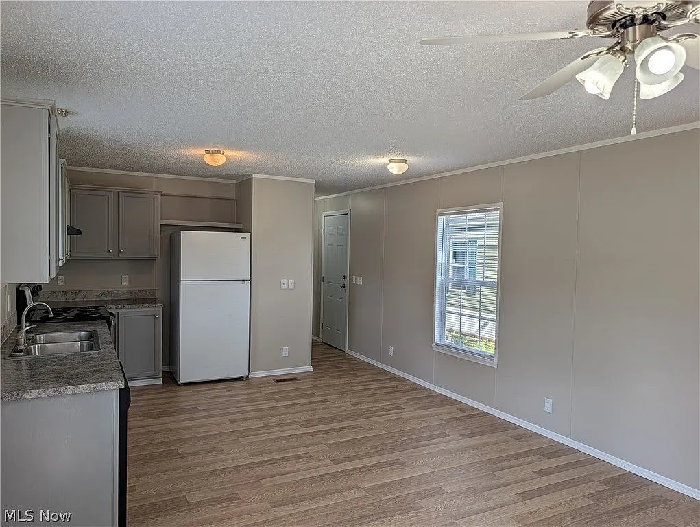 3 bed, 924 sqft, $1,100 — Photo 4