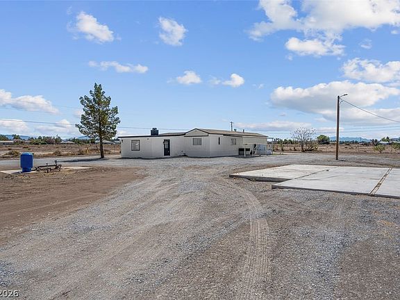 3rd image of 1141 W Chipmunk Rd