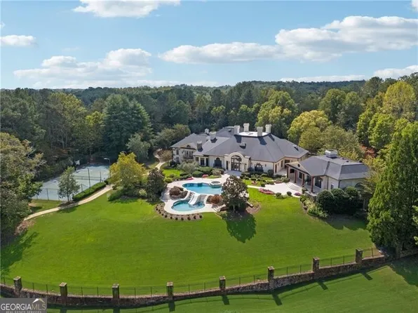 811 Hawks Nest Ct, Ball Ground, GA 30107