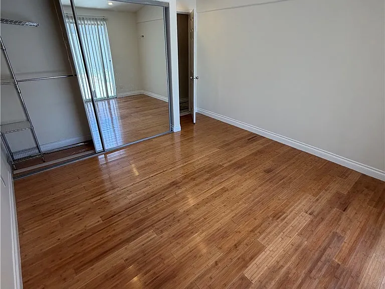 22346 Hartland St — Photo 23