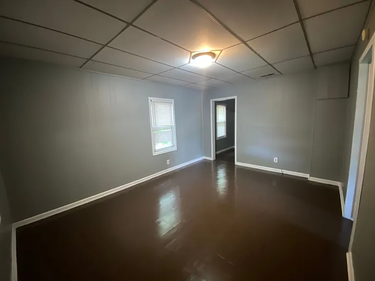 710 W Chicago St — Photo 5