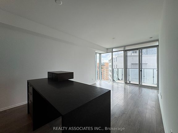 5th image of 75 Saint Nicholas St #2105