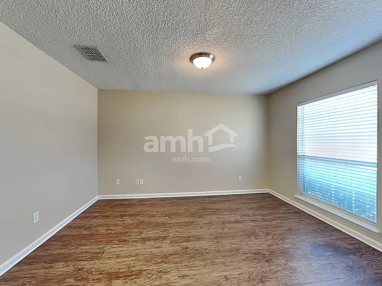1379 Samantha Cir E — Photo 7