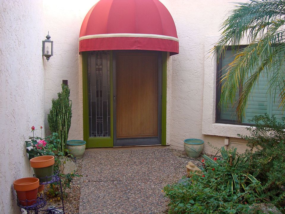 courtyard entrance to home