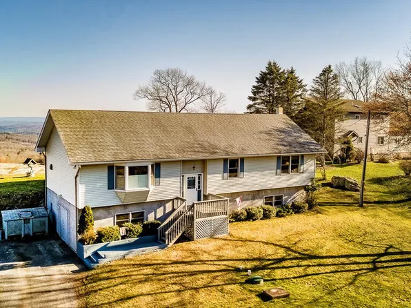 245 Lookout Point Rd, Canadensis, PA 18325