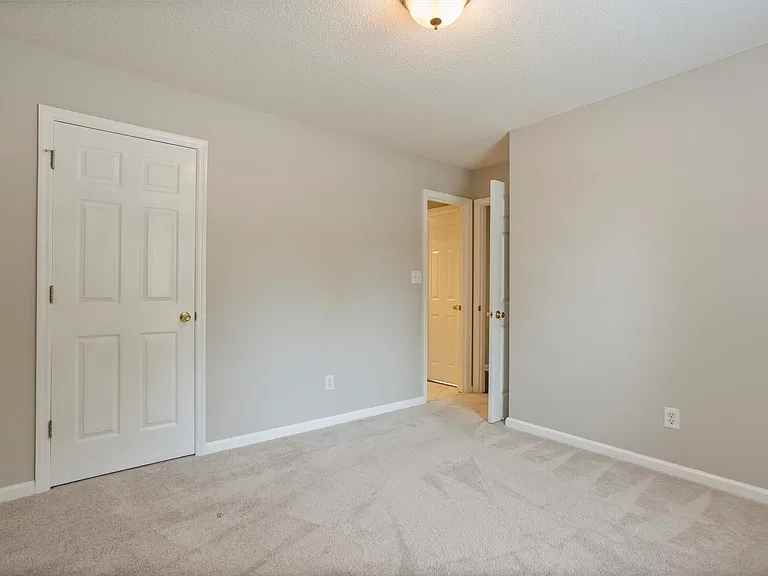 304 Nevis Dr — Photo 13