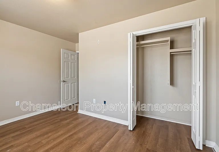 2910 Dawn Ct #C — Photo 13