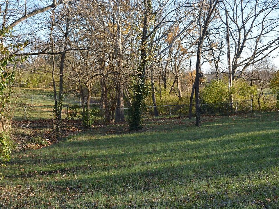 2nd image of 12 Ashley Dr