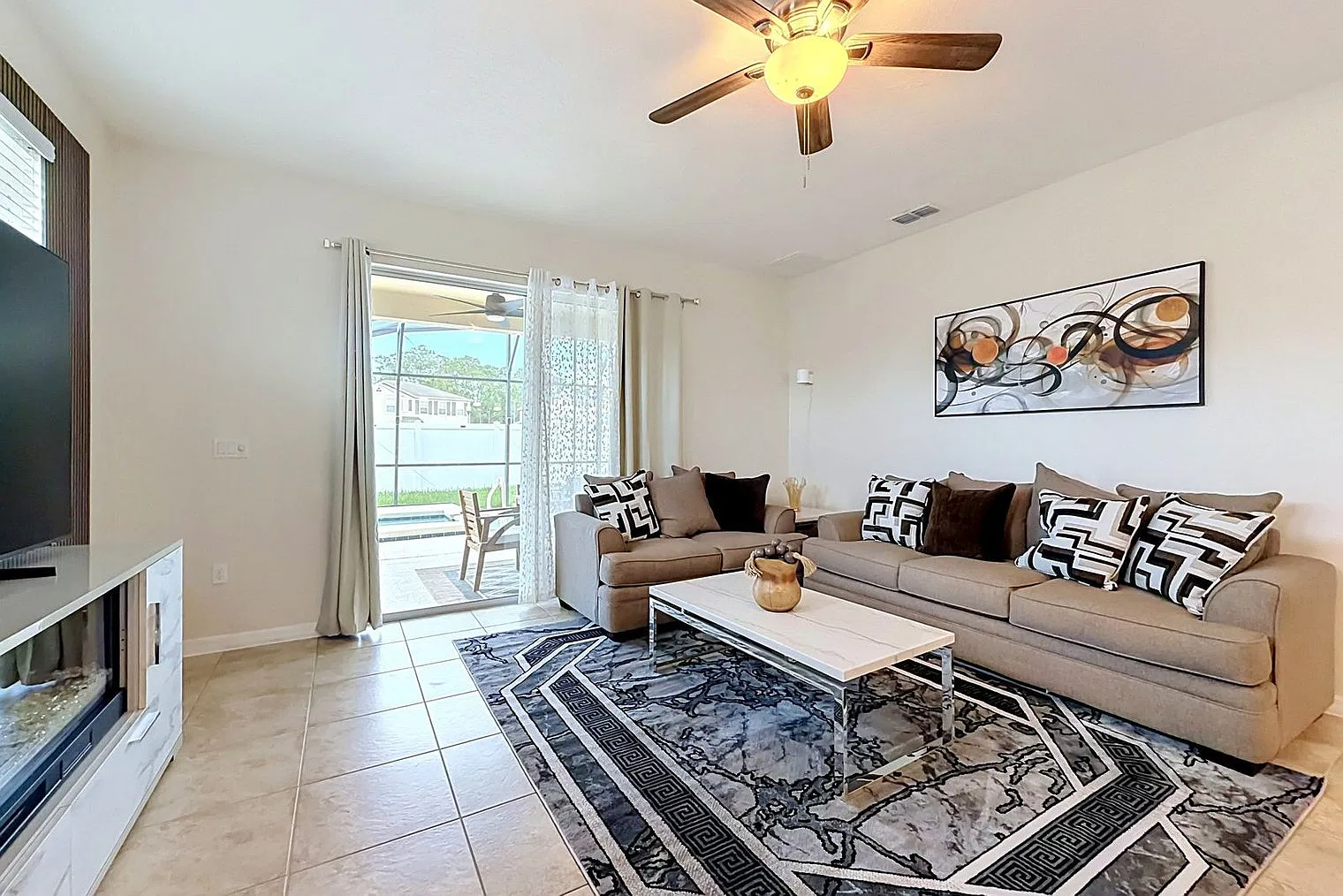 5 bed, 5.0 bath, 1711 sqft, $6,884 — Photo 2