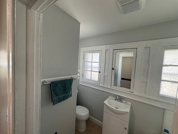 5th image of 4104 N Capitol Ave