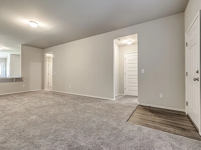 629 W Lola Dr — Photo 4