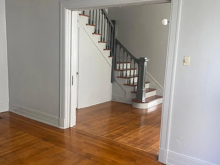 2030 Jefferson Ave — Photo 3