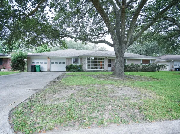 1702 Ivie Lee St, Baytown, TX 77520