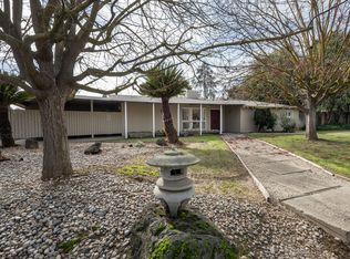 1667 W Robinwood Ln, Fresno, CA 93711