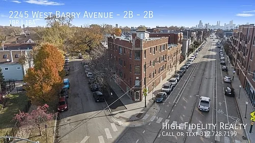 2245 W Barry Ave #2B Photo 1