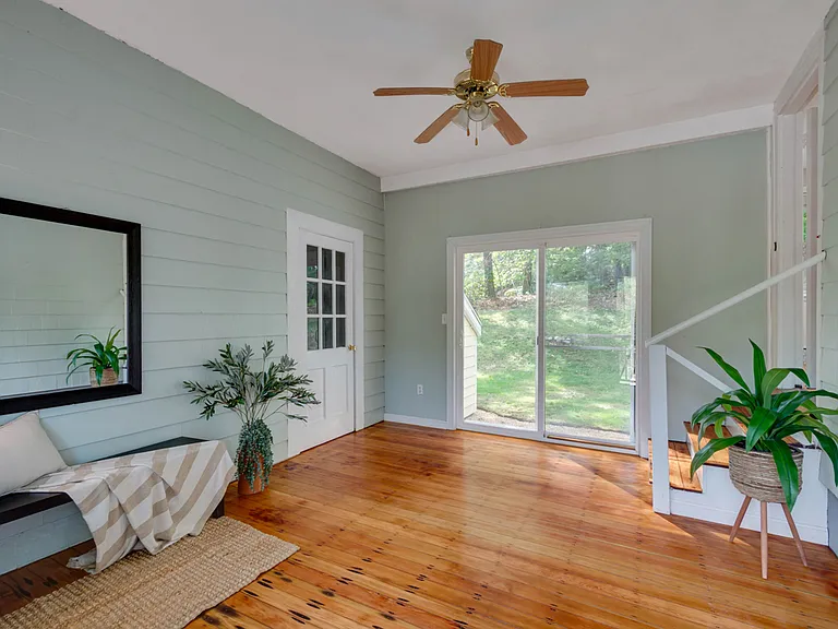 215 Blue Hill Dr — Photo 3