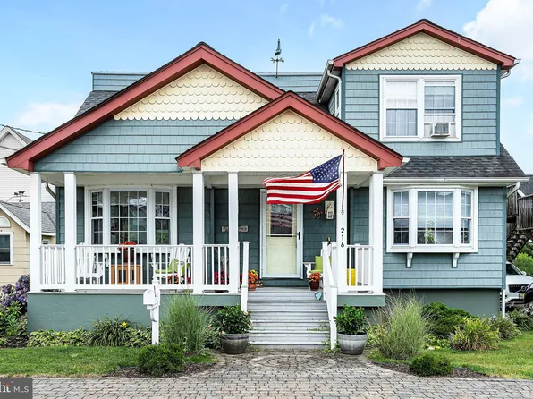 216 4th St, Beach Haven, NJ 08008