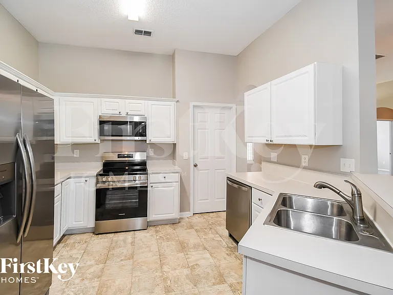 1528 Walnut Creek Dr — Photo 6