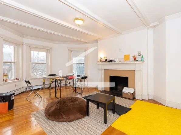 157 Thorndike St #3, Brookline, MA 02446