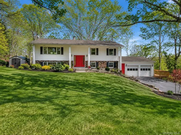 1618 Morningview Dr, Yorktown Heights, NY 10598