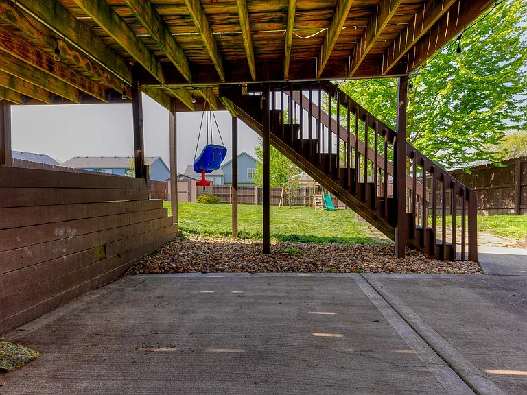 11246 N Madison Ave — Photo 29