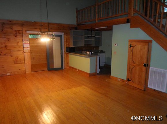 2nd image of 33 Renea Dr