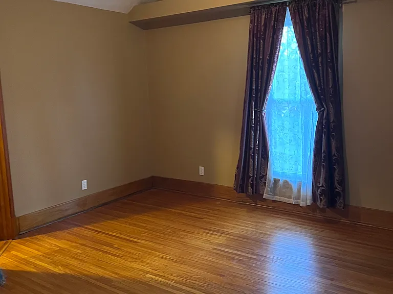 3111 R St — Photo 5