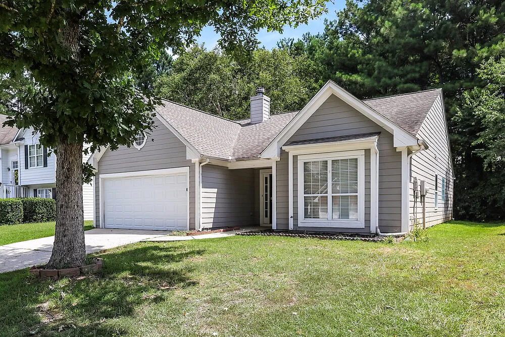 3 bed, 2.0 bath, 1531 sqft, $2,080 — Photo 3