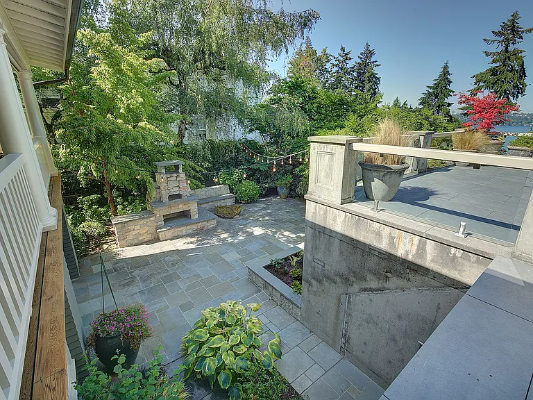 1645 Rambling Ln — Photo 13