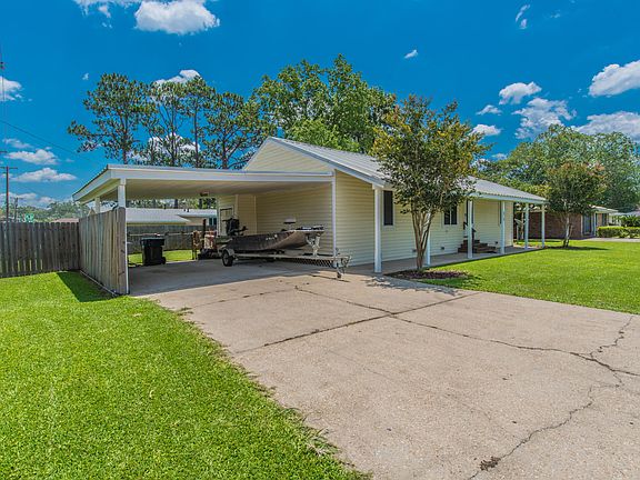 2nd image of 212 Woodcrest Cir