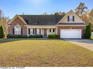 537 Thorncliff Dr, Raeford, NC 28376