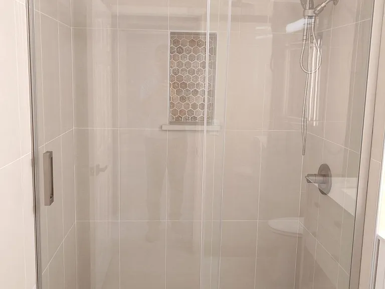 8915 Latrec Ave #309 — Photo 4