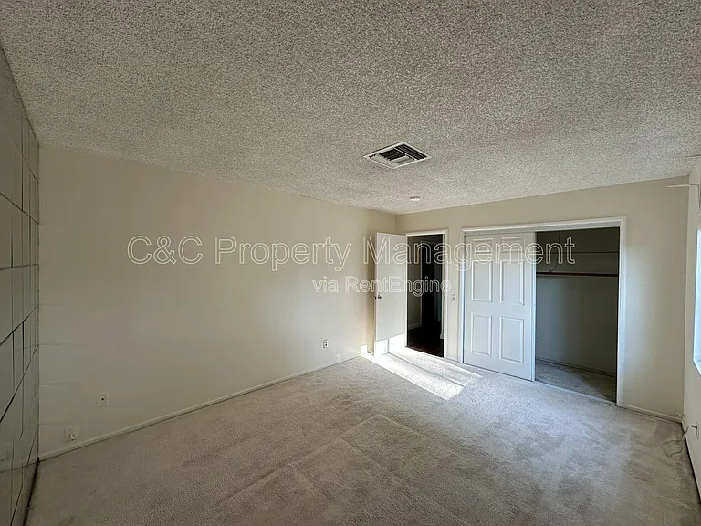 6682 Suzanne Ln — Photo 5