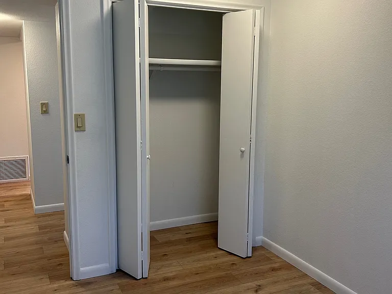 180 Bradshaw Dr #15 — Photo 11
