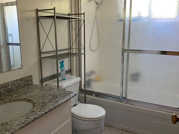 5th image of 169 Waverley St APT D