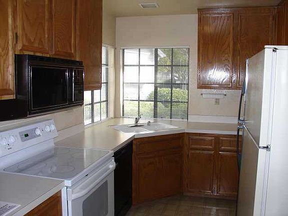 3rd image of 355 Windjammer Cir