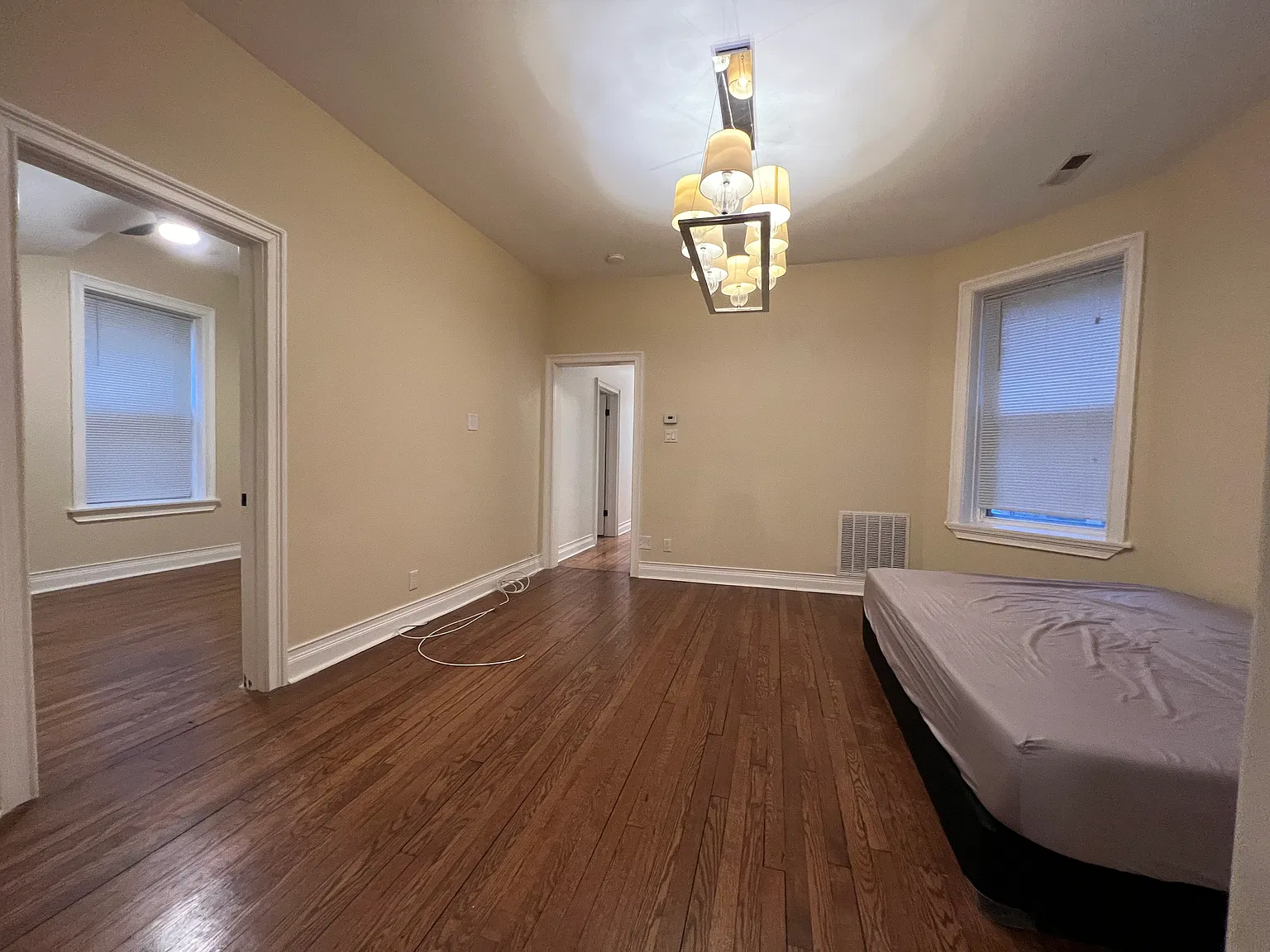 2936 W Fletcher St — Photo 4